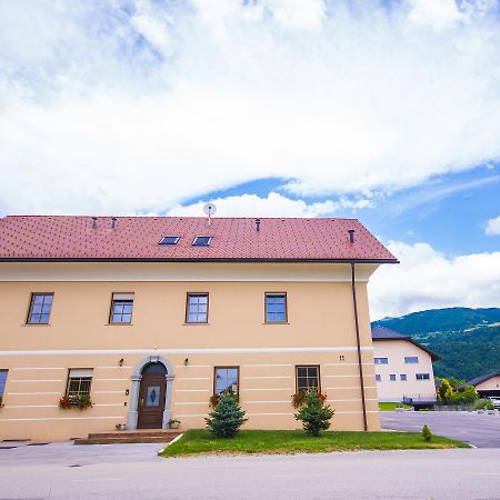 Bed & Breakfast Karun Cerklje na Gorenjskem Exteriör bild